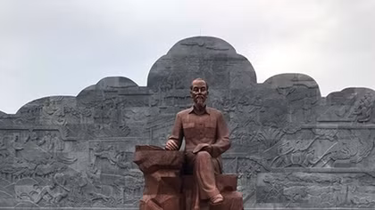 Đầu xuân, “xông đất” công trình Khu lưu niệm Sáu điều Bác Hồ dạy CAND