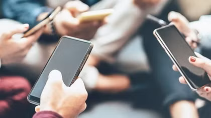 Có một thời đại "iPhone gối đầu giường"?