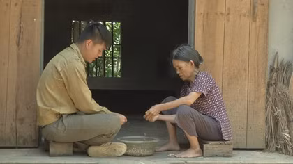 Ba lần tiễn biệt người thân, cụ bà 84 tuổi một mình lo cho cháu nhỏ