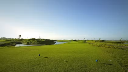 50 xe sang và 20 căn condotel làm giải thưởng tại FLC Golf Championship 2018