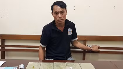 Bắt giữ đối tượng vận chuyển 5 bánh heroin