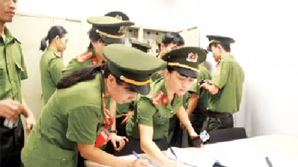 Góp phần làm nên các cuộc đoàn viên