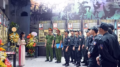 Chí thép nơi ngục lửa