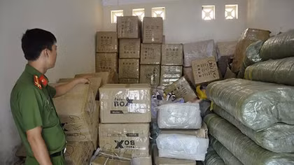 Vận chuyển hơn một nghìn chiếc đầu kỹ thuật số nhập lậu