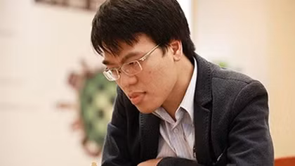 Quang Liêm bất ngờ hạ gục ĐKVĐ cờ nhanh thế giới
