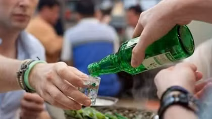 Vì chuyện mời rượu, người chết, kẻ ở tù