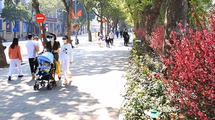 Hà Nội chiều tối mưa giông, ngày nắng