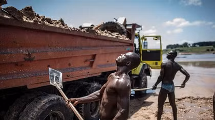 Nạn "cát tặc" lộng hành ở Kenya