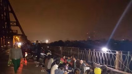 Trào lưu "phượt" đêm của giới trẻ