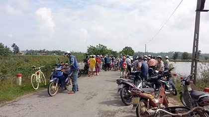Bất ngờ phát hiện người bán vé số nghèo chết ven đường