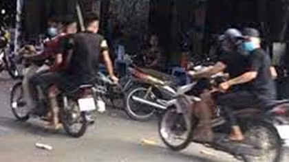 Truy nã kẻ côn đồ chém người đàn ông đến mức liệt 2 chân