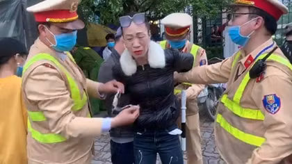 Nữ "người mẫu" giấu ma túy trong người bị Cảnh sát 141 phát hiện