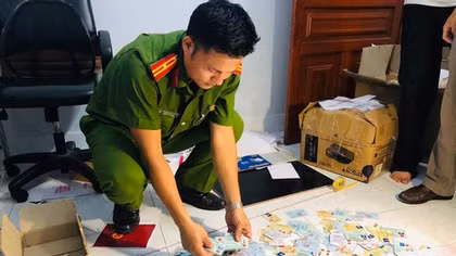 Triệt phá đường dây làm giả giấy tờ, con dấu và biển số xe lớn nhất từ trước đến nay