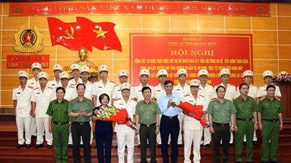 Cán bộ, chiến sỹ Công an phải có tác phong gương mẫu để dân tin