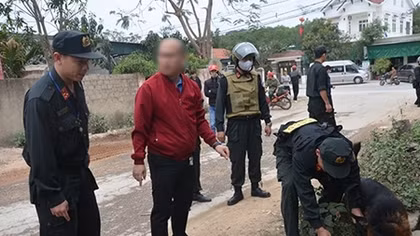 Tụ điểm bán lẻ ma túy "núp bóng" cửa hàng tạp hóa