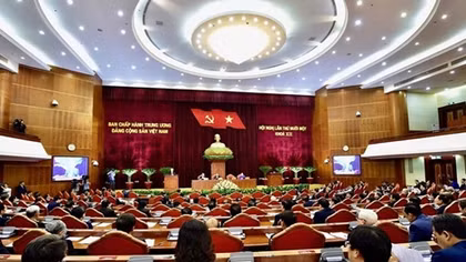 Ngày làm việc thứ hai Hội nghị Trung ương 11 