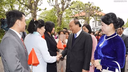 Thủ tướng nói chuyện với bà con kiều bào tại Thụy Điển