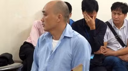 Nữ tiếp viên trưởng bắt đối tượng người nước ngoài trộm cắp tài sản trên máy bay