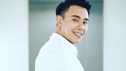 Vết chém trên tay Đông Hùng và câu chuyện tình nghệ sỹ của showbiz Việt