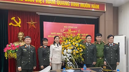 Nữ Đại biểu Quốc hội giữ chức vụ Phó Cục trưởng của Bộ Công an