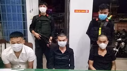 CSCĐ vây bắt trong đêm 3 đối tượng mang ma túy