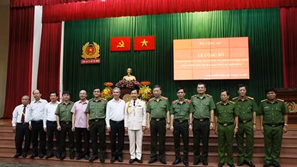 Thăng cấp bậc hàm Thiếu tướng đối với Phó giám đốc Công an TP. Hồ Chí Minh