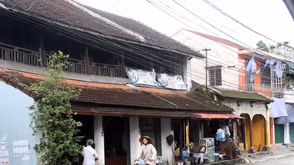 Trăn trở chuyện bảo tồn phố cổ Bao Vinh