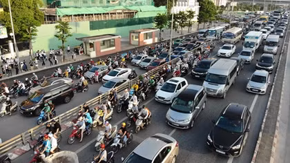 Hà Nội lại tắc đường dù là ngày nghỉ cuối tuần