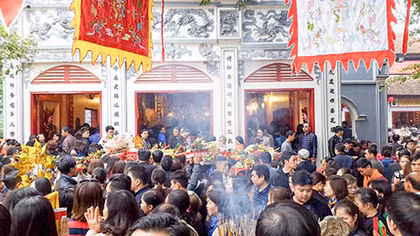 Văn minh nơi thờ tự tại Hà Nội - Còn nhiều vấn đề đáng bàn
