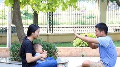 Hà Nội vào hạ, người dân vào công viên trốn nắng