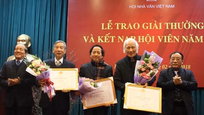 Trao Giải thưởng Hội Nhà văn Việt Nam năm 2017