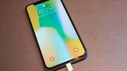 Người dùng iPhone phản ánh thiết bị của mình không thể cắm sạc