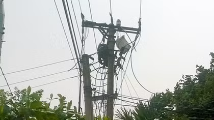 Hai công nhân bị điện giật thương vong