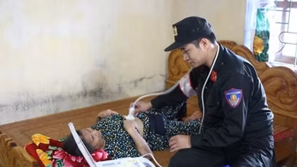 Gần dân để hiểu và giúp dân nhiều hơn