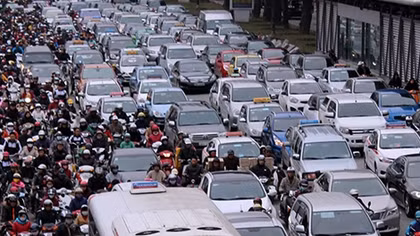 Cần thận trọng khi thêm làn ưu tiên cho xe buýt Hà Nội