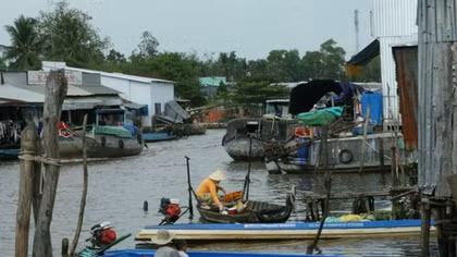 Sống đời thương hồ nơi miệt thứ
