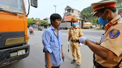 Một tháng phát hiện hơn 13.000 tài xế vi phạm nồng độ cồn và ma túy