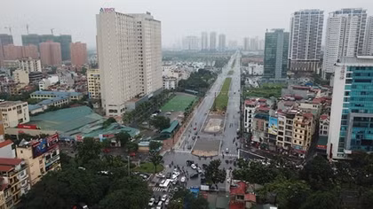 Ngắm nhìn tuyến đường Nguyễn Văn Huyên kéo dài vừa được thông xe