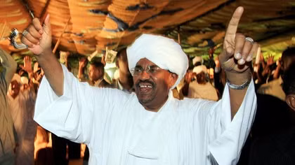 Omar al-Bashir từ Tổng thống thành tội phạm tham nhũng