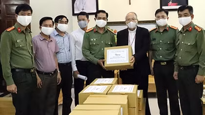 Công an Hà Tĩnh và người dân chung tay phòng, chống dịch bệnh