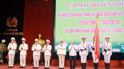 Cảnh sát cơ động CATP Hà Nội đón nhận Huân chương Bảo vệ Tổ quốc hạng Ba