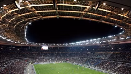 Bom nổ giữa Stade de France
