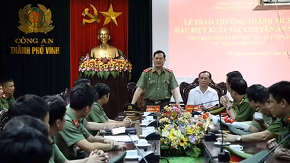 Trao thưởng 234 triệu cho Công an TP.Vinh và các đơn vị liên quan