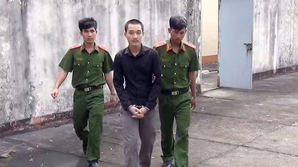 Tên trộm sa lưới vì… háo sắc 