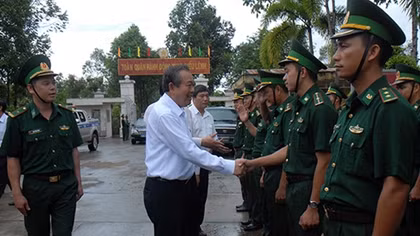 Phó Thủ tướng Thường trực Trương Hòa Bình làm việc với tỉnh Long An về công tác phòng, chống buôn lậu