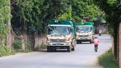 Sao cứ để dân phải chặn xe vào bãi rác?