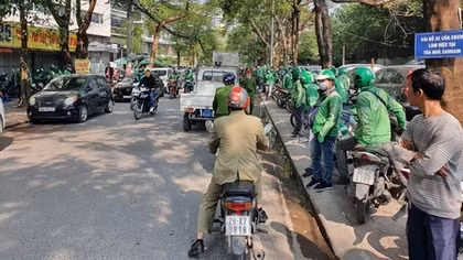 Vì sao lái xe Grab đồng loạt đình công, phản đối?