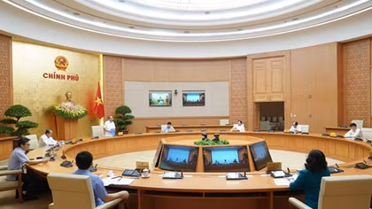 Thủ tướng: Tiếp tục giảm ‘giãn cách xã hội’ thế nào để trở lại hoạt động bình thường