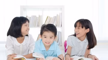 Nếu những đứa trẻ lướt tay mình trên sách...