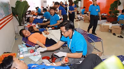 1.000 người tham gia hiến máu tình nguyện